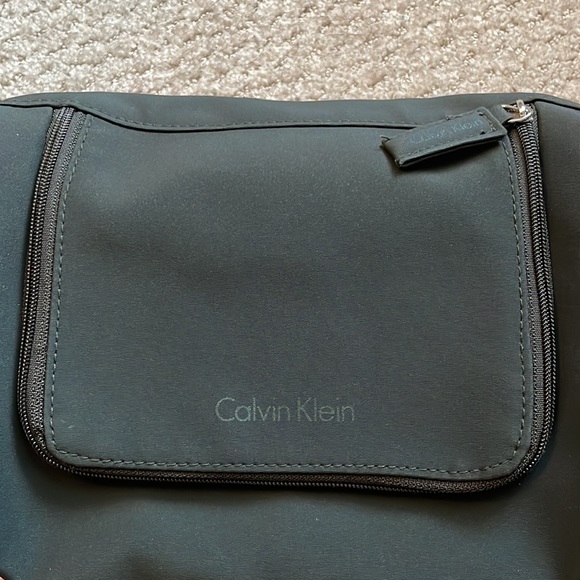 Calvin Klein Men’s Accessory Bag - Picture 5 of 14